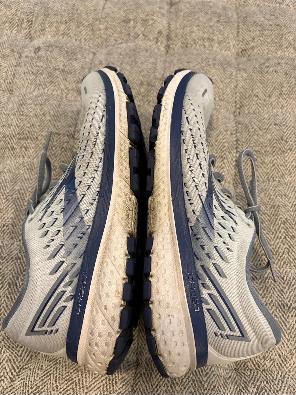 Brooks Ghost 13 running shoes size 8.5 M